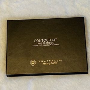 Anastasia Beverly Hills Contour Kit - Light-Med
